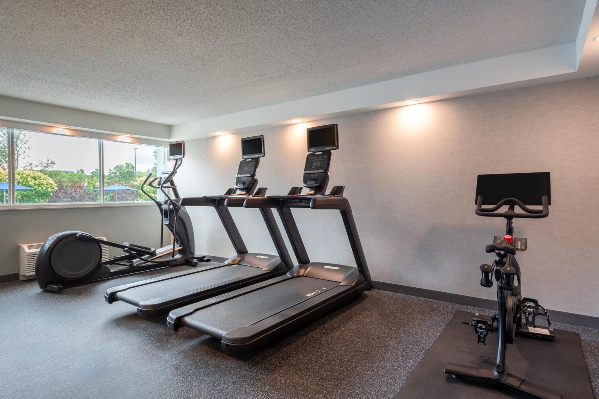 Hampton Inn Manchester Downtown Εξωτερικό φωτογραφία