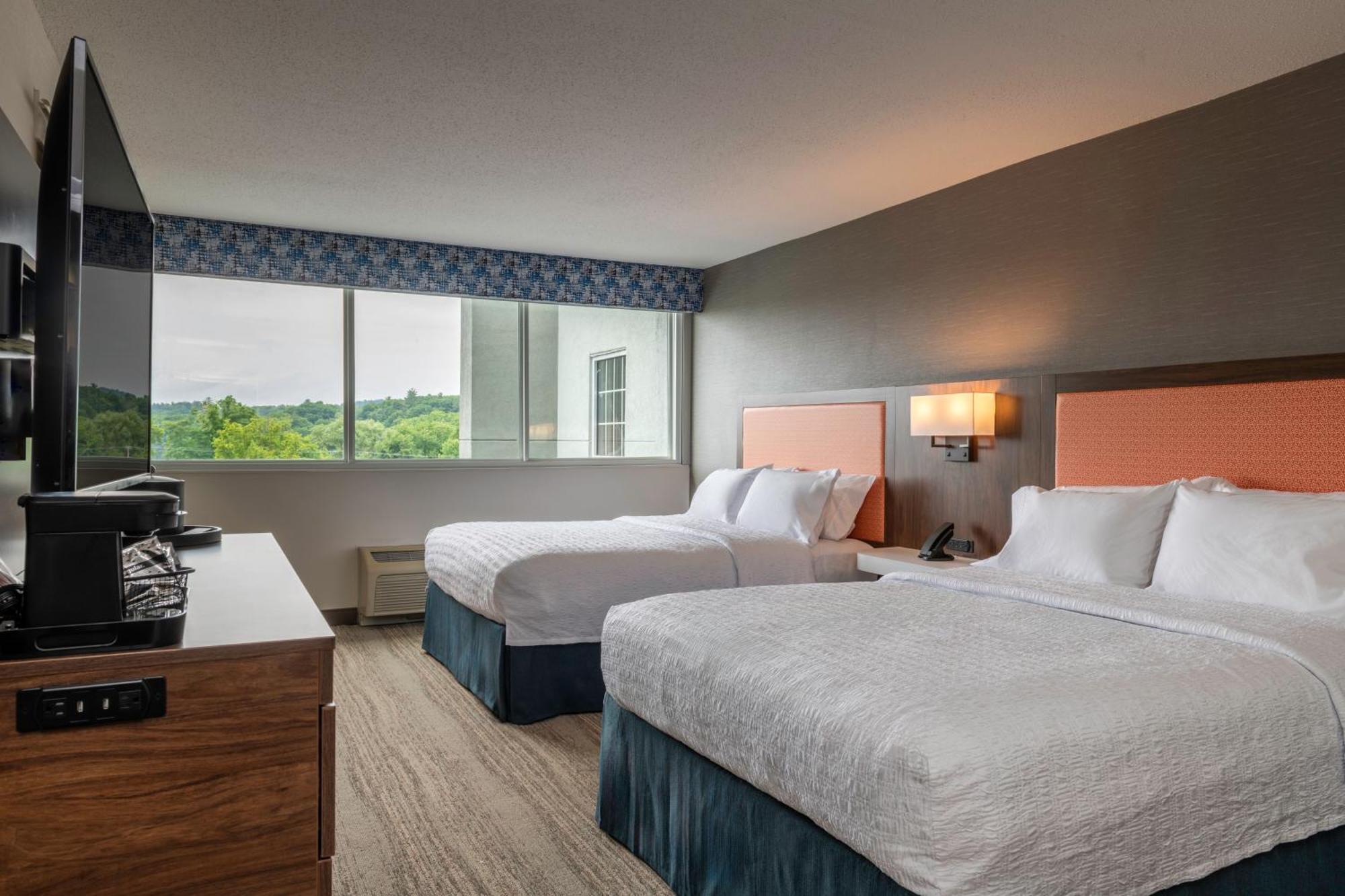 Hampton Inn Manchester Downtown Εξωτερικό φωτογραφία