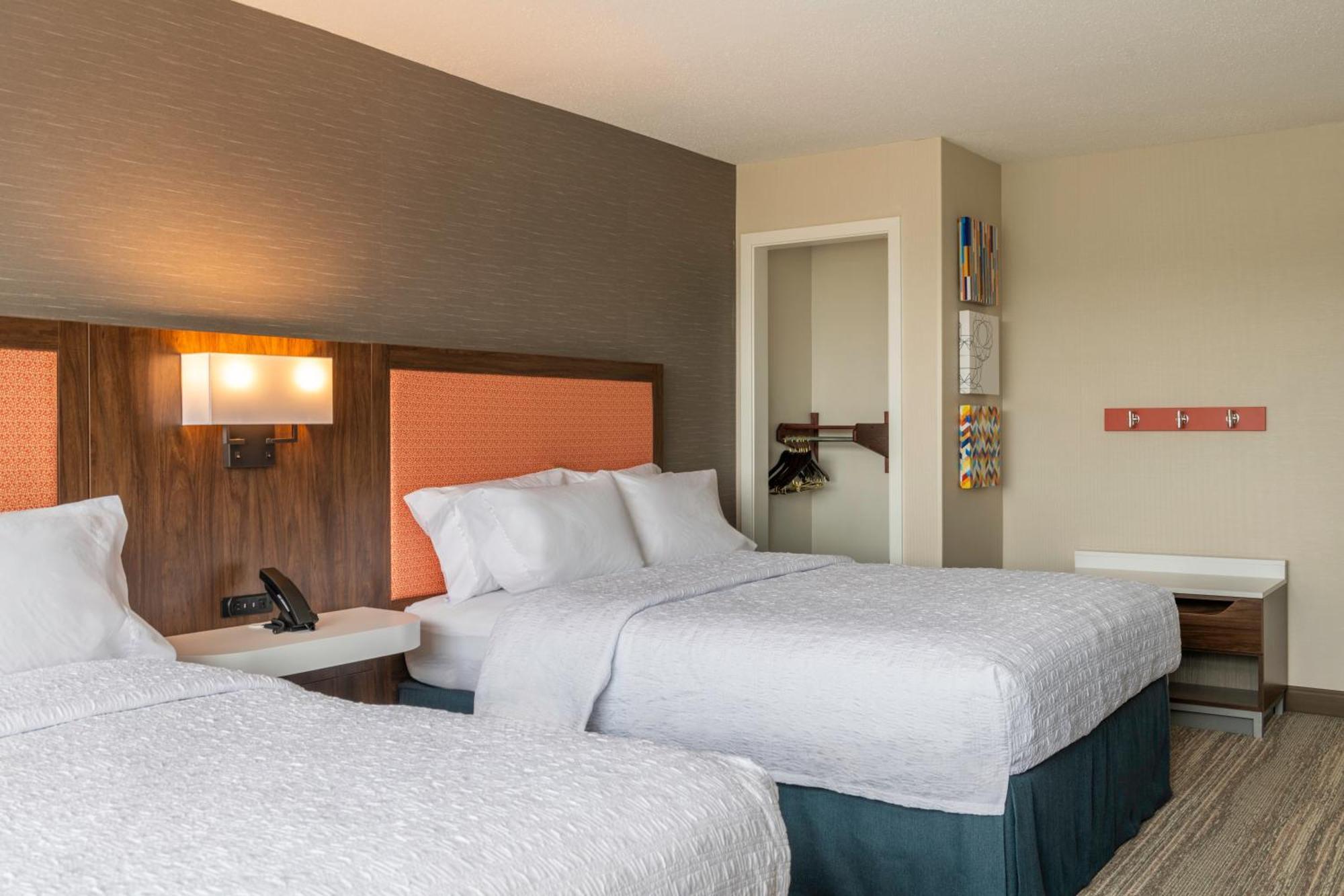 Hampton Inn Manchester Downtown Εξωτερικό φωτογραφία