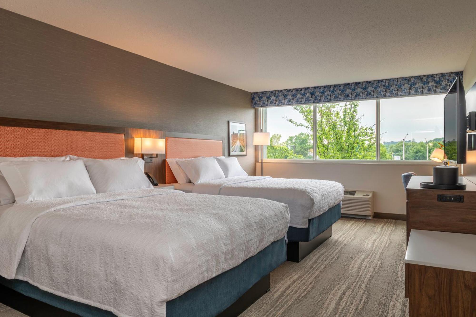 Hampton Inn Manchester Downtown Εξωτερικό φωτογραφία
