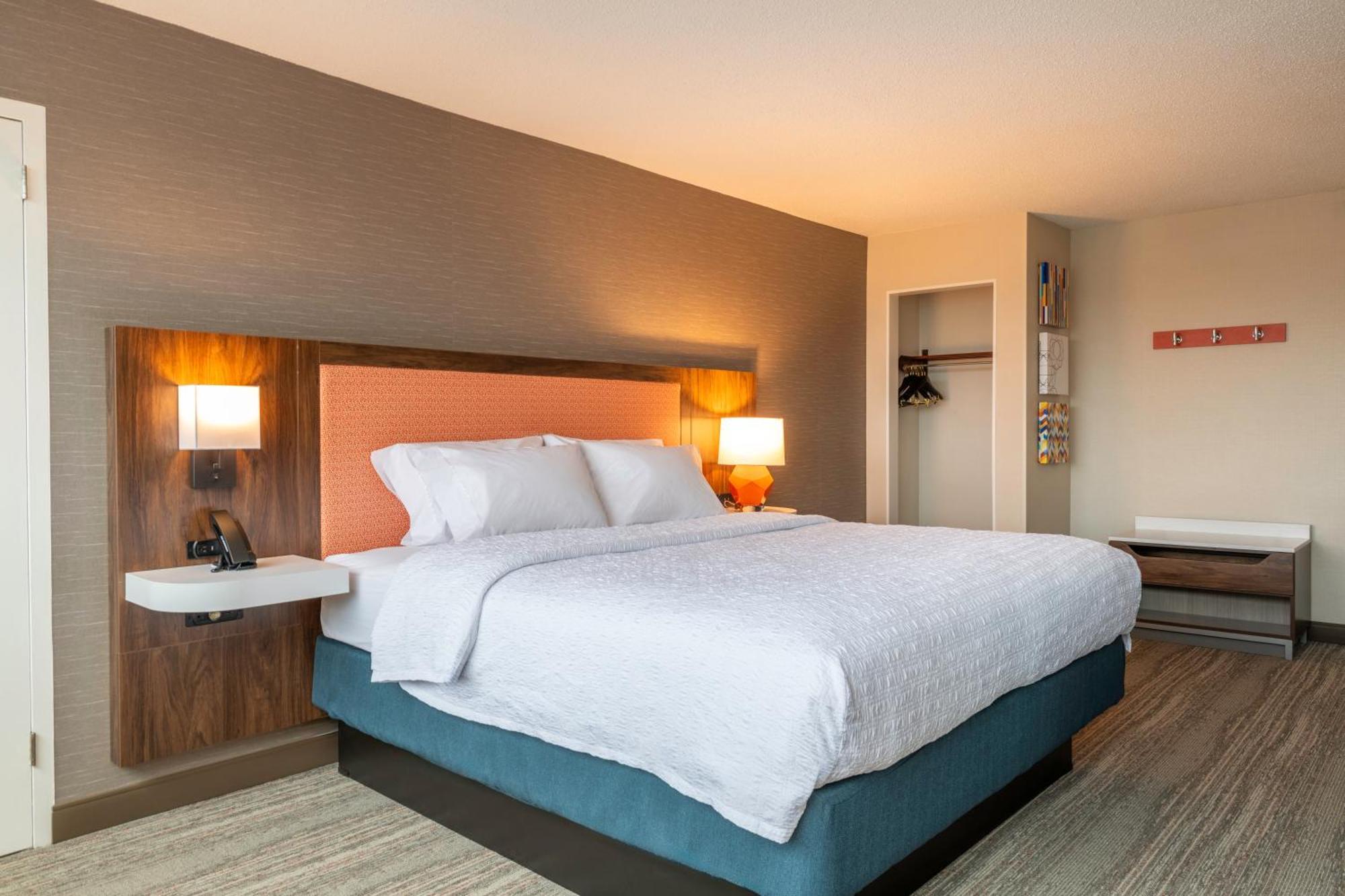Hampton Inn Manchester Downtown Εξωτερικό φωτογραφία