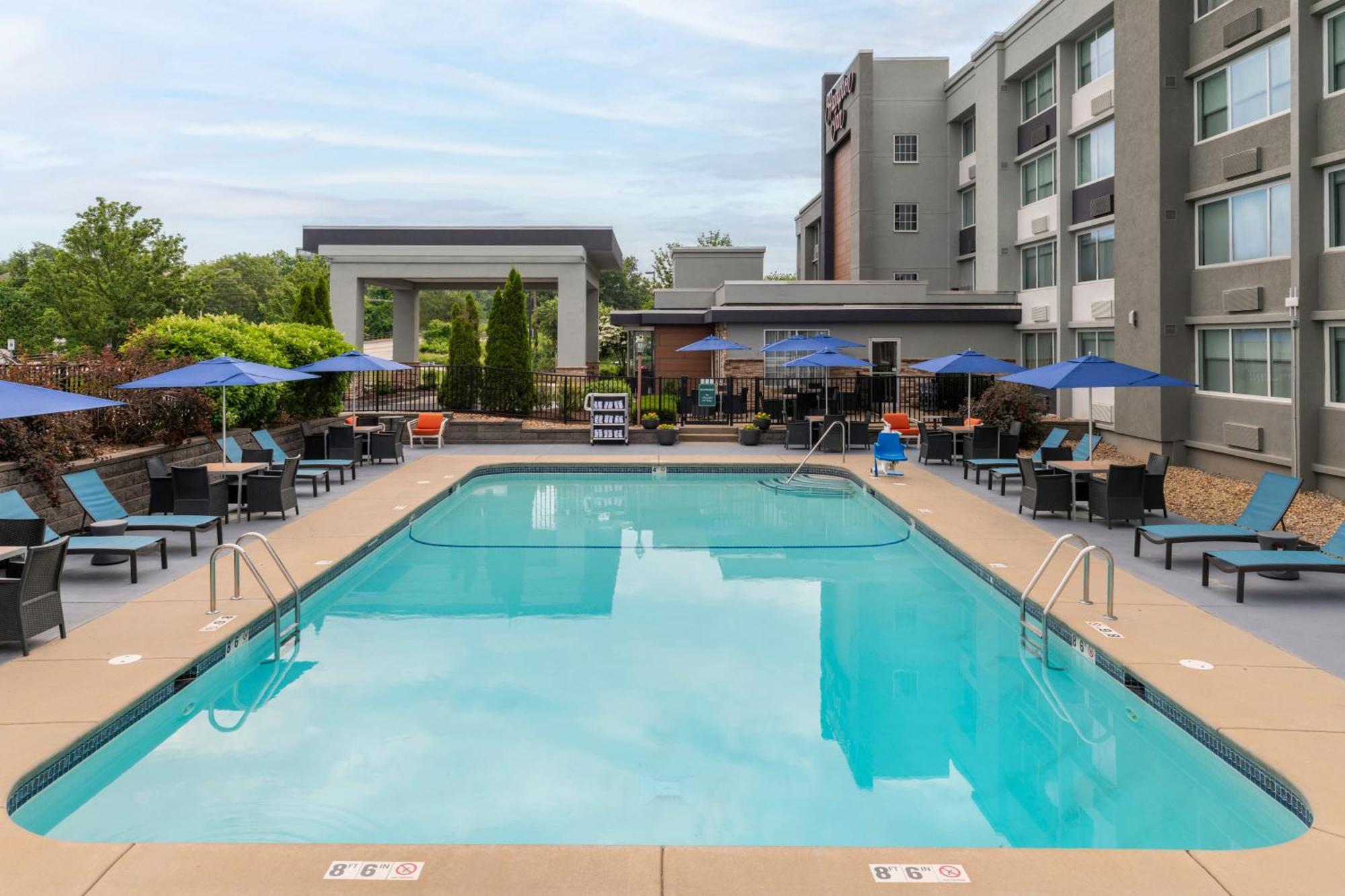 Hampton Inn Manchester Downtown Εξωτερικό φωτογραφία